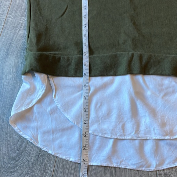The Loft Green Sweatshirt with White rounded 2 Fer Bottom . - Picture 4 of 7